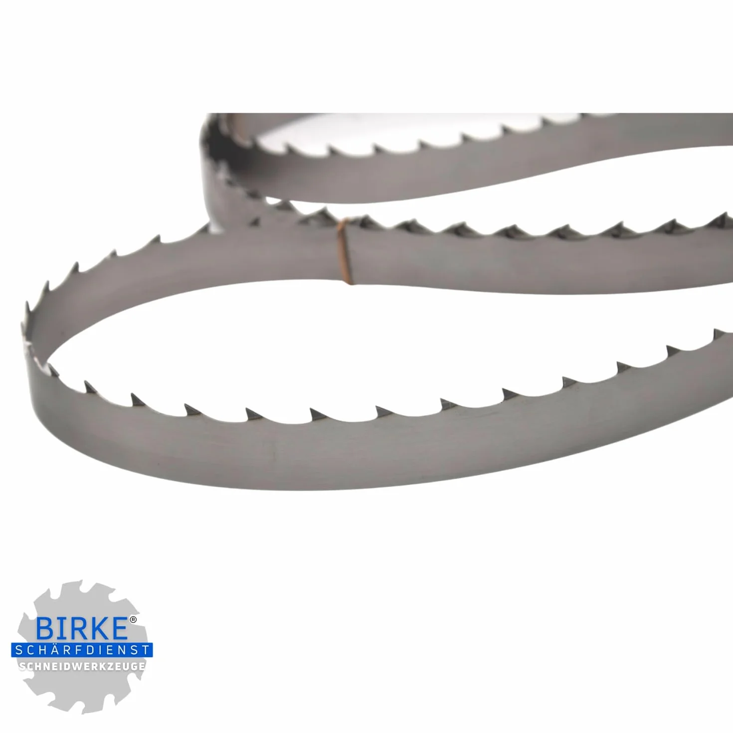 ZT22 - Hoja de sierra de cinta para aserraderos móviles (2760-4800 mm, longitud: 32-40 mm, ancho: 4670 x 32 x 1,1 mm)