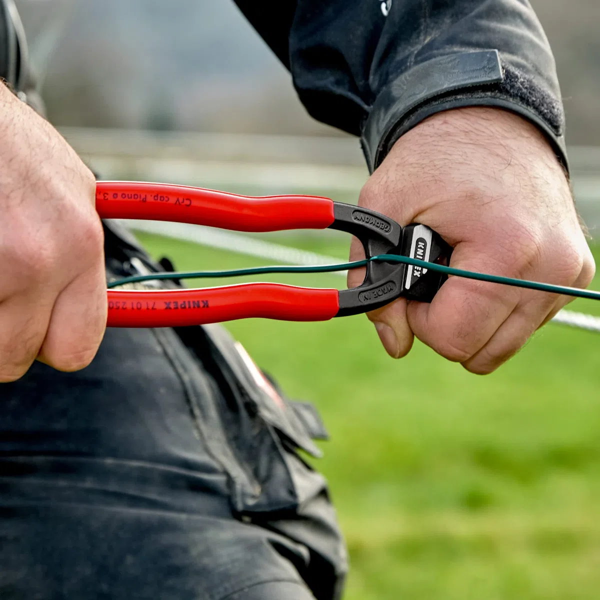 KNIPEX CoBolt XL Cortabulones compacto con cartulinas autoservicio recubiertos de plástico 250 mm, 71 01 250 SB