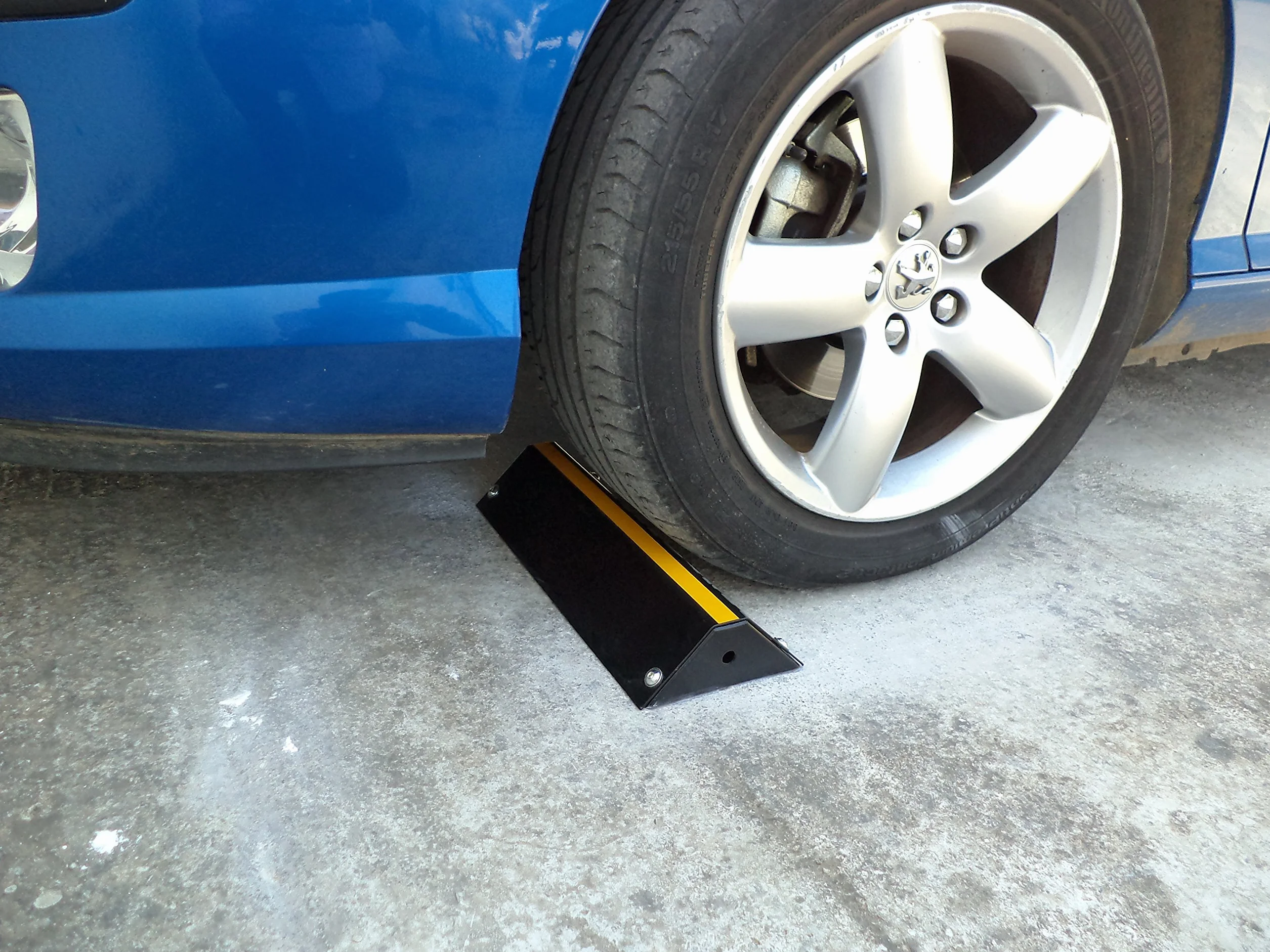 Tope de Rueda de Acero 42x16x7cm para Estacionamiento