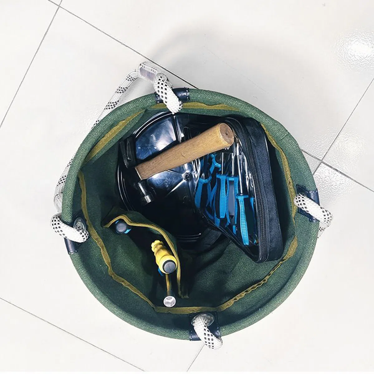 Bolsa de herramientas, cilíndrica, bolsa de herramientas, recipiente aislante para electricistas, bolsa colgante para herramientas de trabajo a grandes alturas, para obras (A)