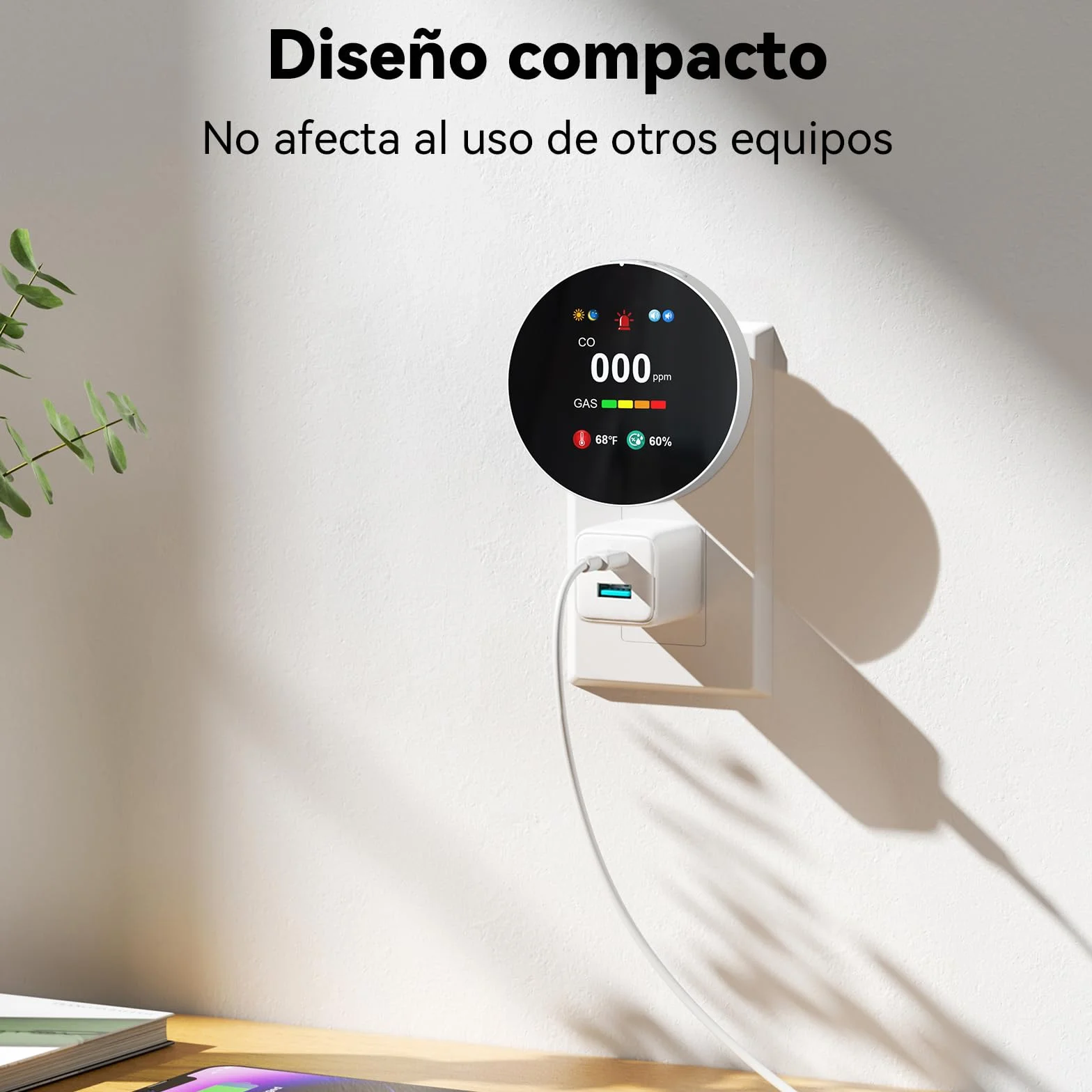 Detector de Monóxido de Carbono y Gas con Enchufe, Combinado Detector de CO 4 en 1 con Sensor de Temperatura y Humedad, Alarma Sonora para Hogar y Caravana, 1 Pieza