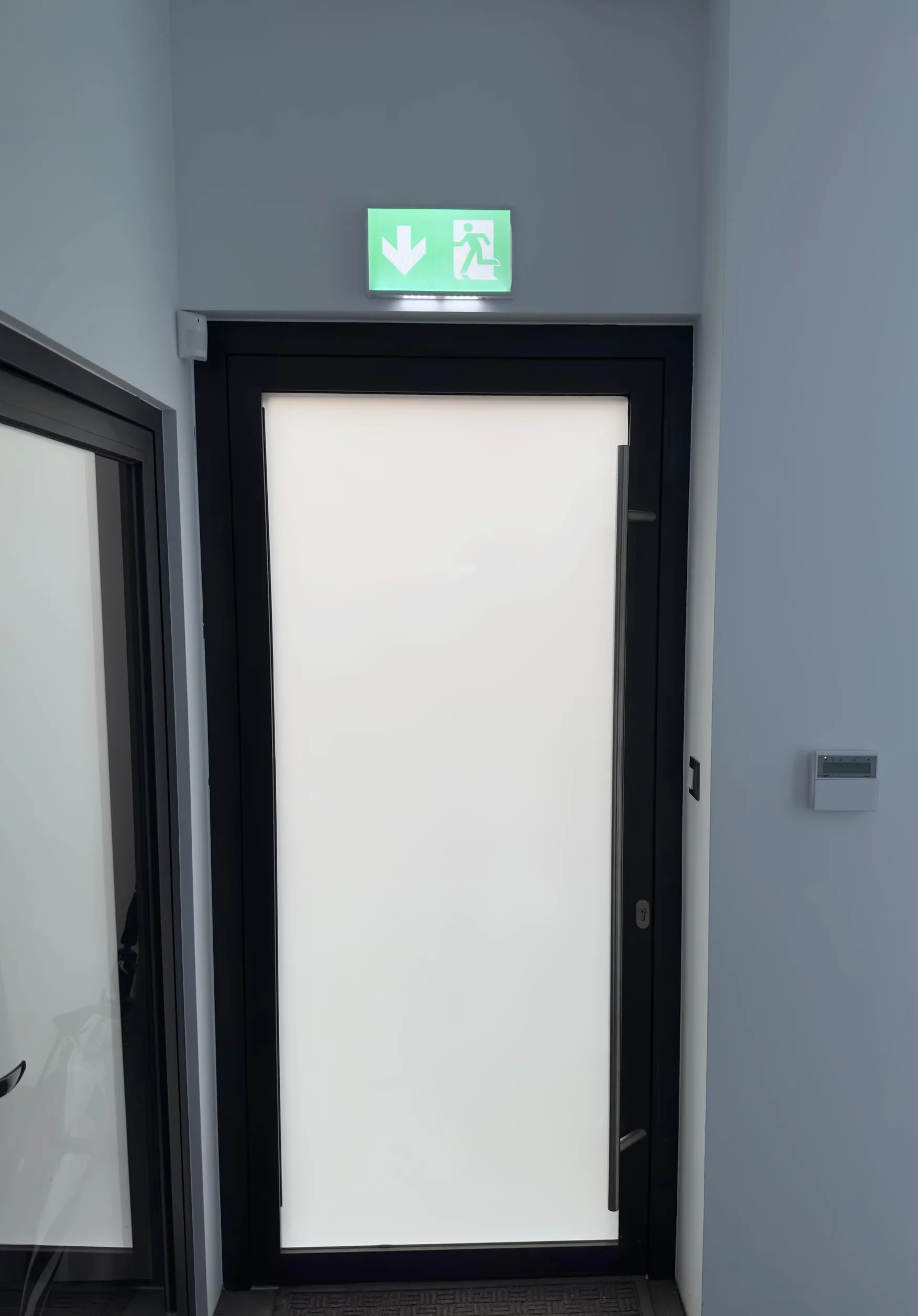 LATRANS LED de Emergencia y Red IP20 Lámpara de Salida Montaje en Pared