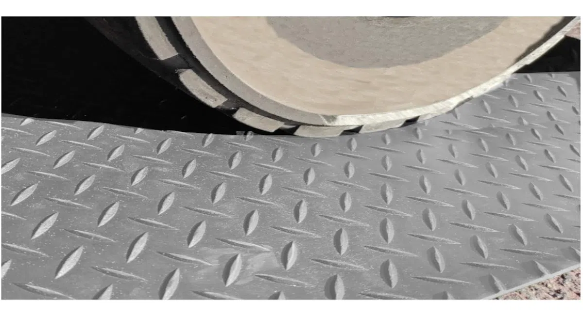 Revestimiento de Caucho Antideslizante | Suelo de Goma PVC Gris 1mm Diseño Estrias (140_x_700 CM)