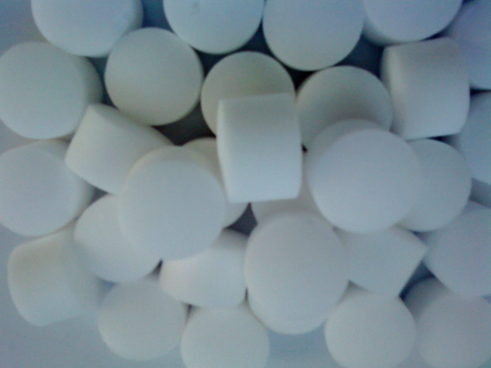 Sal Descalcificadora 25kg pastillas Redondas, más 1kg sal para lavavajillas de regalo