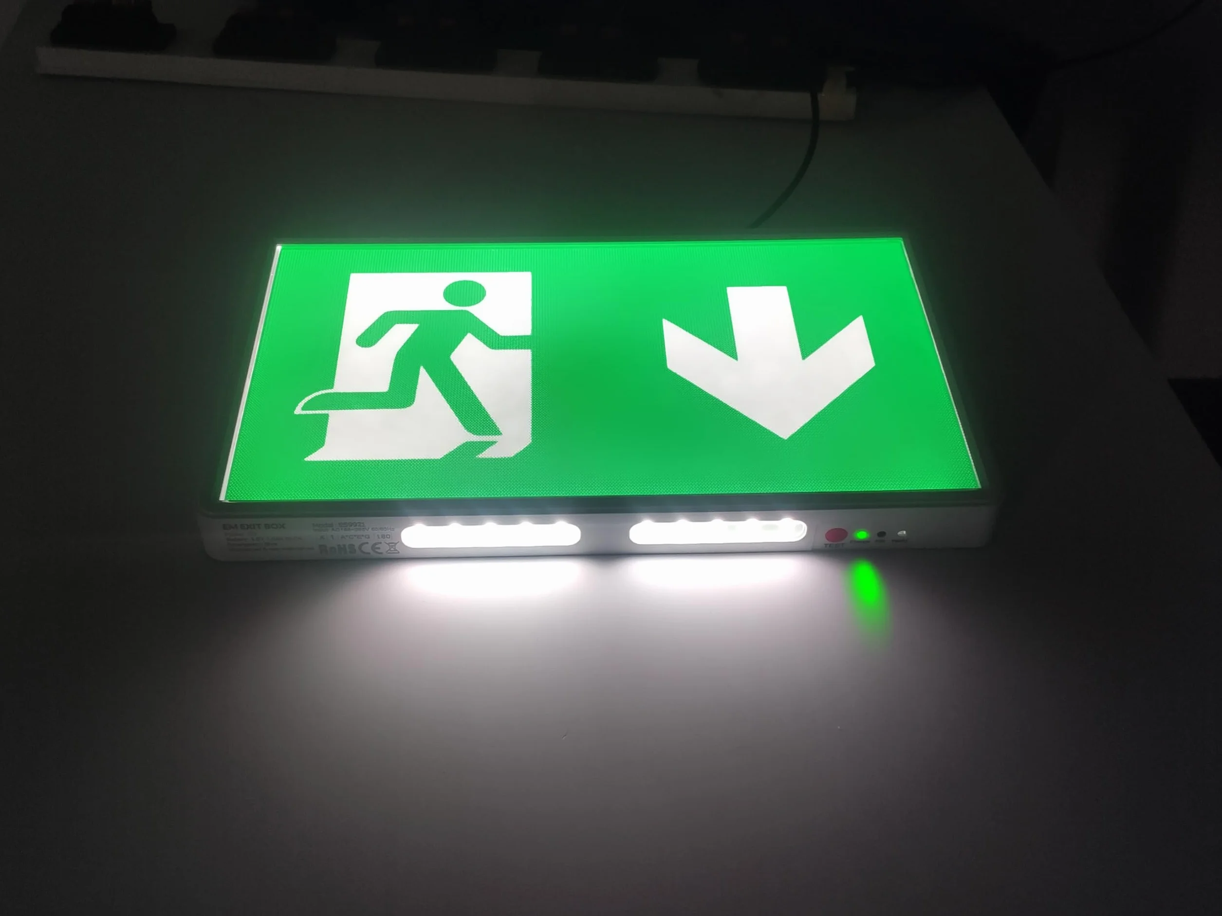 LATRANS LED de Emergencia y Red IP20 Lámpara de Salida Montaje en Pared