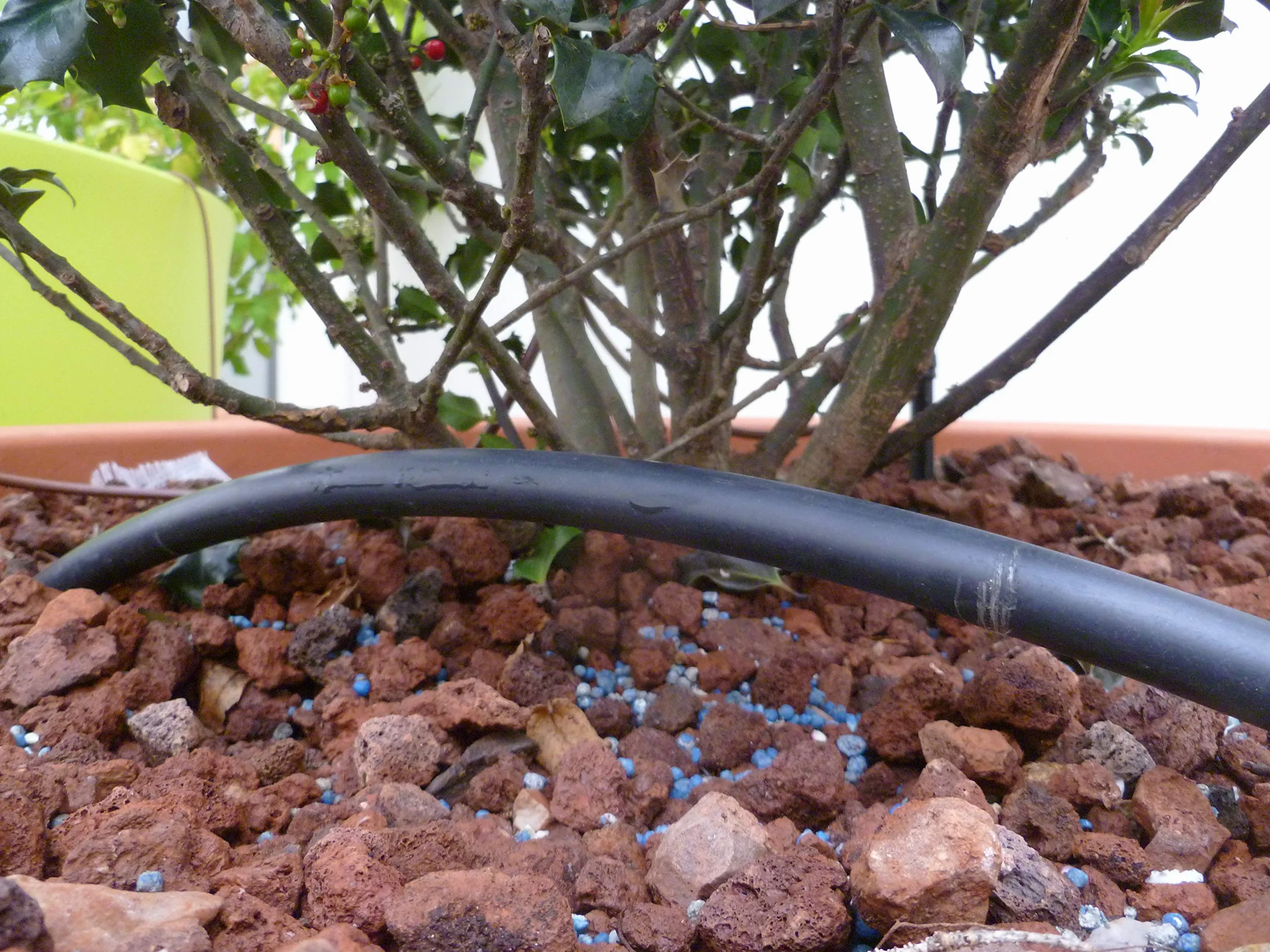 S&M 012211 – Tubería de polietileno de presión Ø 20 mm (10 atmósferas) x 25 metros longitud | Color negro, apto para uso alimentario y riego en jardines, huertos y actividades agrícolas