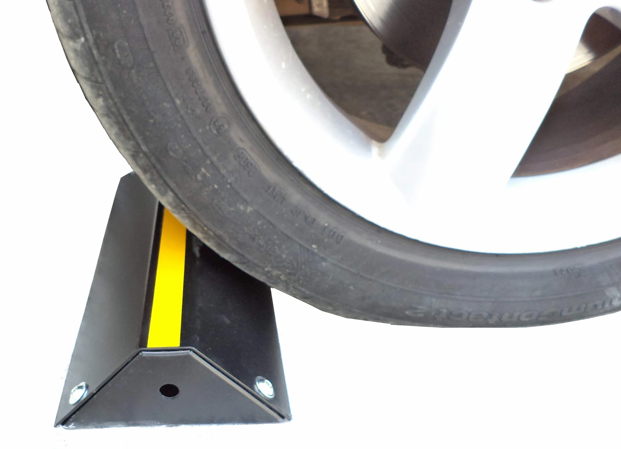 Tope de Rueda de Acero 42x16x7cm para Estacionamiento
